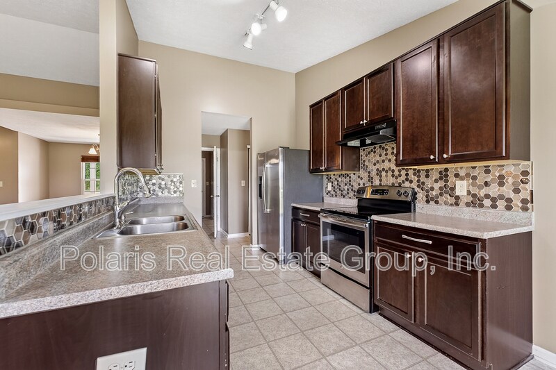 Building Photo - 872 Cherry Tree Ln