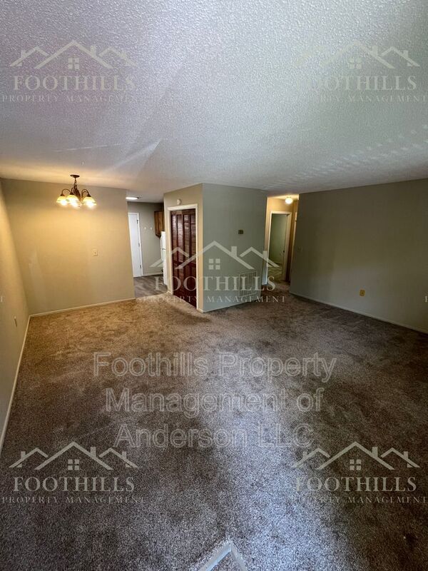 Building Photo - 5542A Old Pearman Dairy Rd.