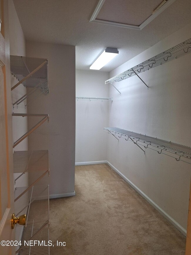 Building Photo - 11172 Castlemain Cir W