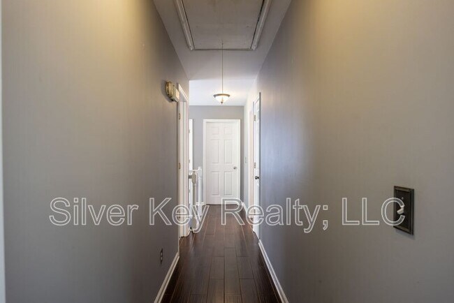 Building Photo - 1725 Brookwood Dr NE