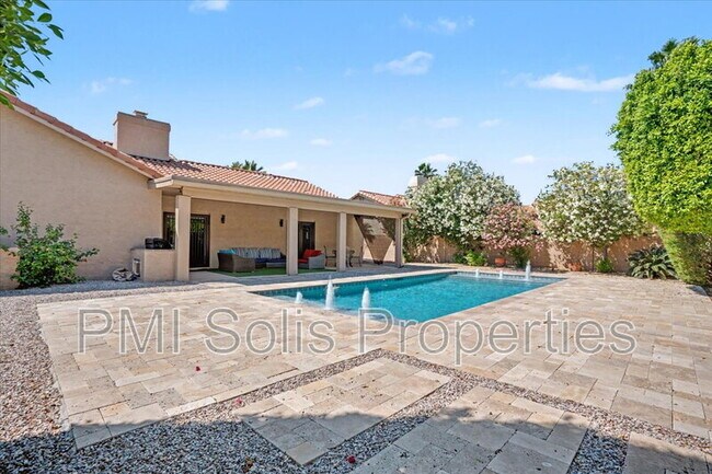 Building Photo - 10198 E San Salvador Dr