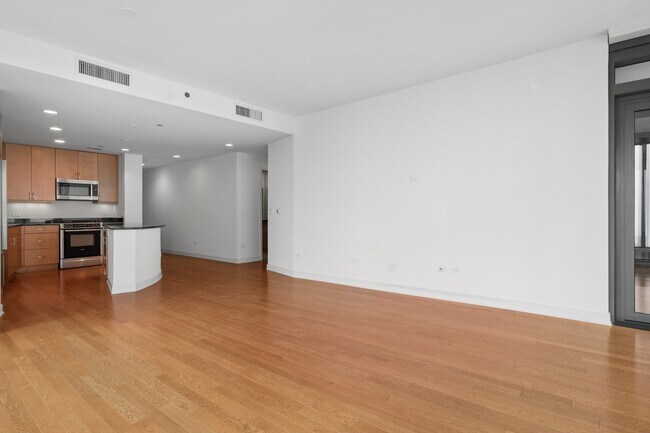 Building Photo - 60 E Monroe St
