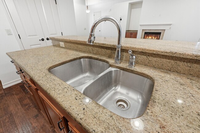 Building Photo - 1705 19th St