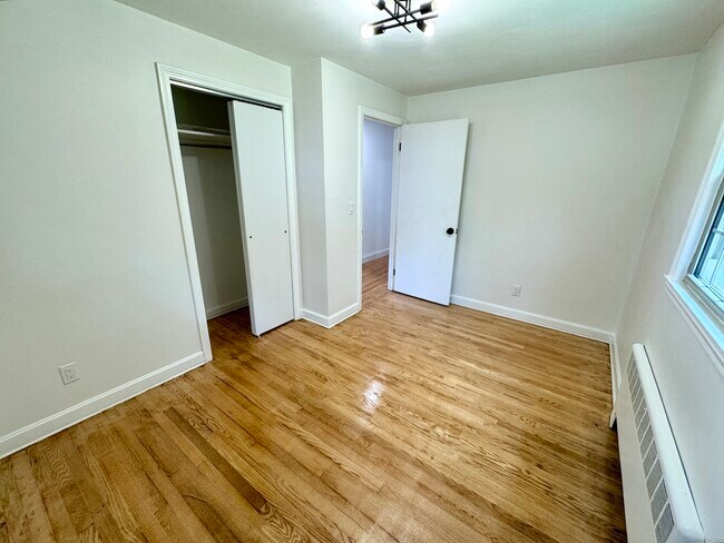 Building Photo - 30 Fairview Dr