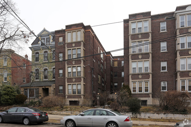 Building Photo - 409 S 42nd St