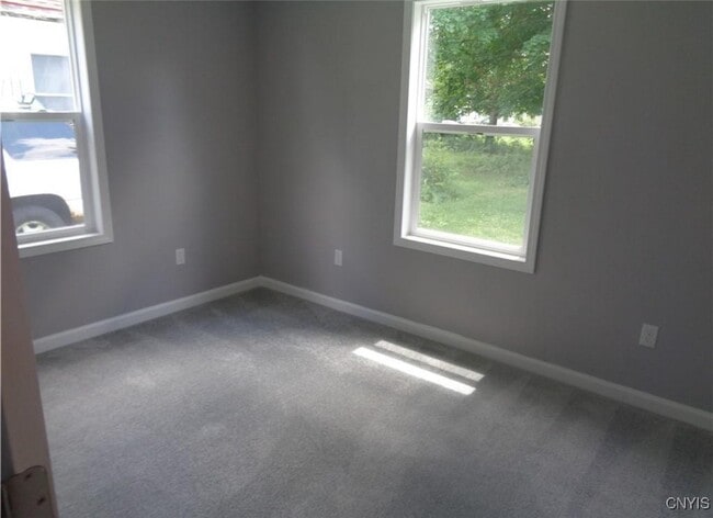 Building Photo - 303 Kirsch Dr