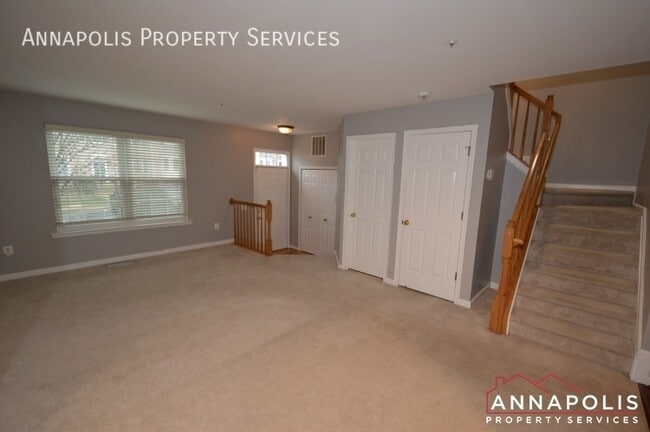 Building Photo - 546 Francis Nicholson Way