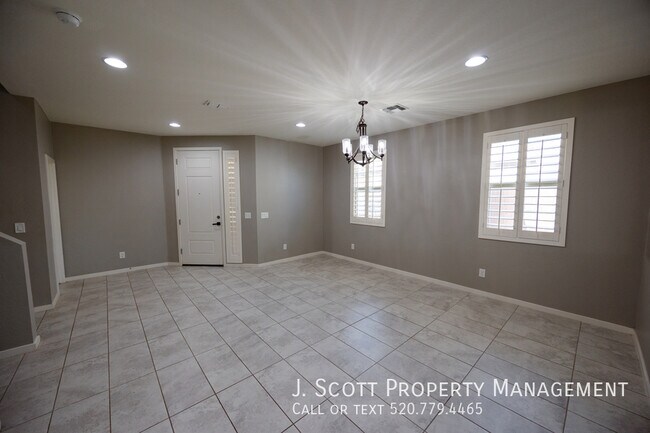 Building Photo - 1270 Carlsbad Dr