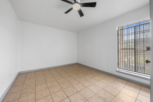 Building Photo - 6827 Chasewood Dr