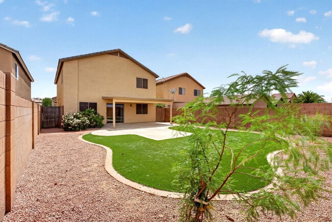 Building Photo - 41628 W Hillman Dr