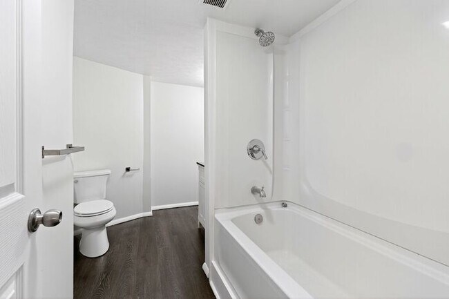 Building Photo - Nicely Updated Home