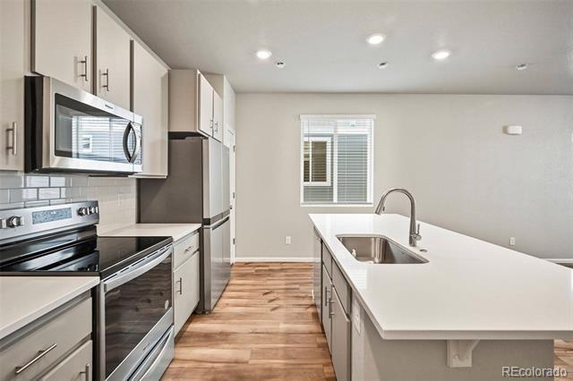 Building Photo - 9264 Lytle Grv