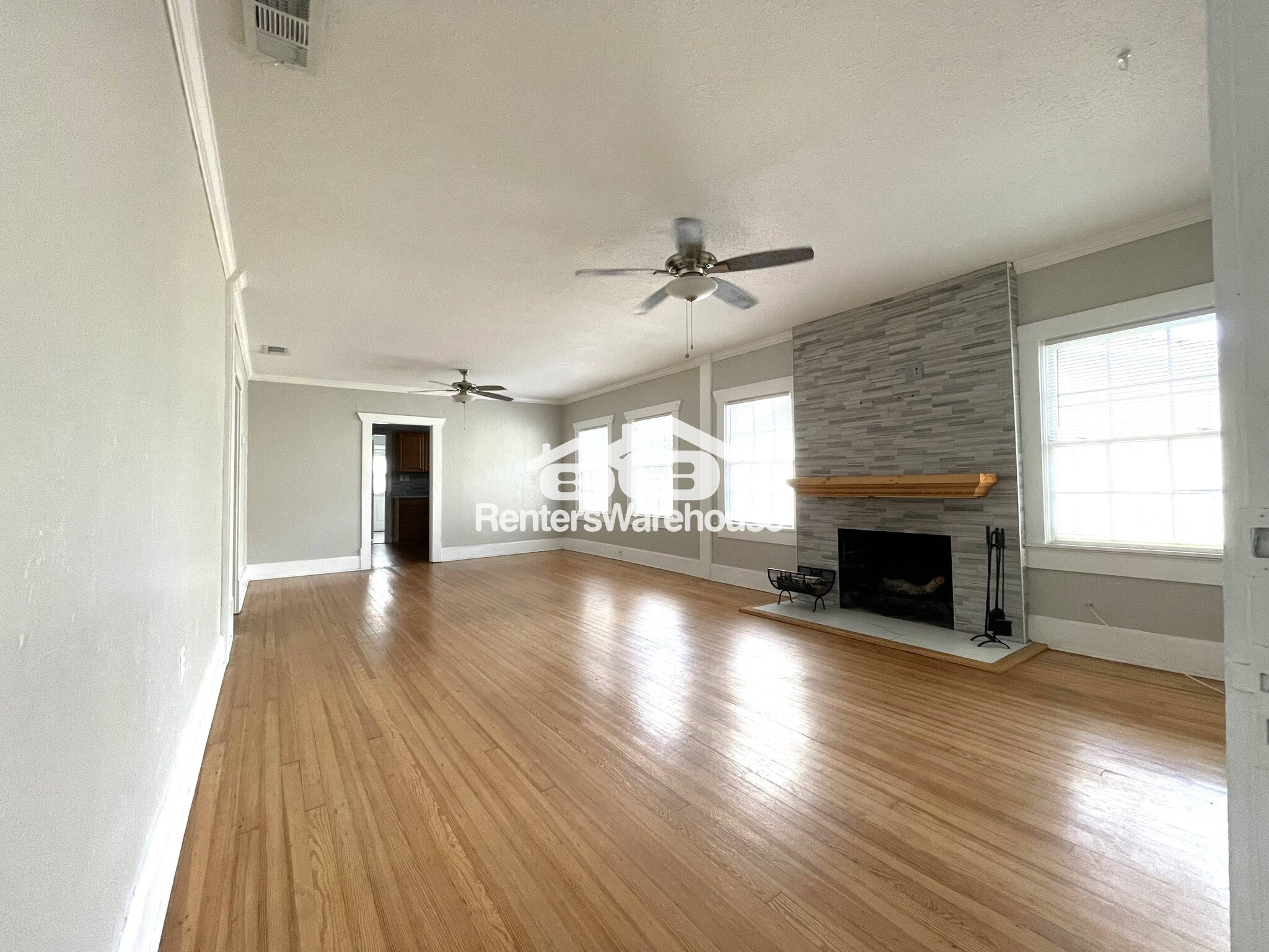 Building Photo - 4130 1st Ave S