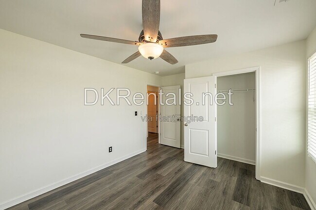Building Photo - 126 Verona Dr NW