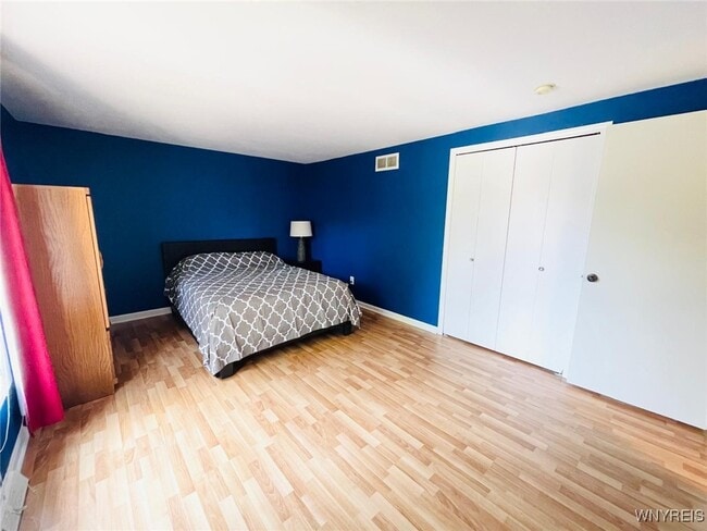 Building Photo - 110 Charter Oaks Dr