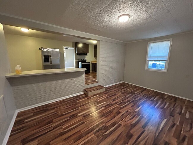 Building Photo - 3901 Ellen Dr NW