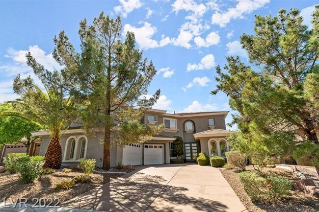Building Photo - Recently remodeled 5 BEDROOMs/4 bathrooms,...