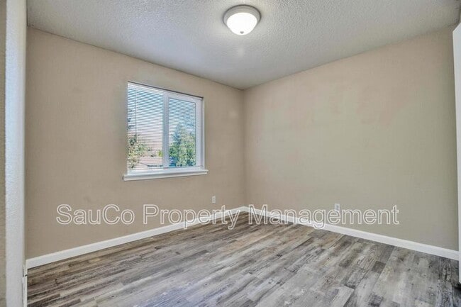 Building Photo - 2423 NW 3rd Ave