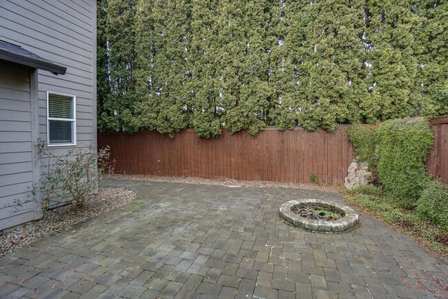 Building Photo - BEAUTIFUL FOUR BEDROOM HOME IN VANCOUVER