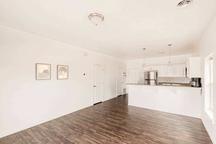 Building Photo - 11257 W Gabrielle Dr