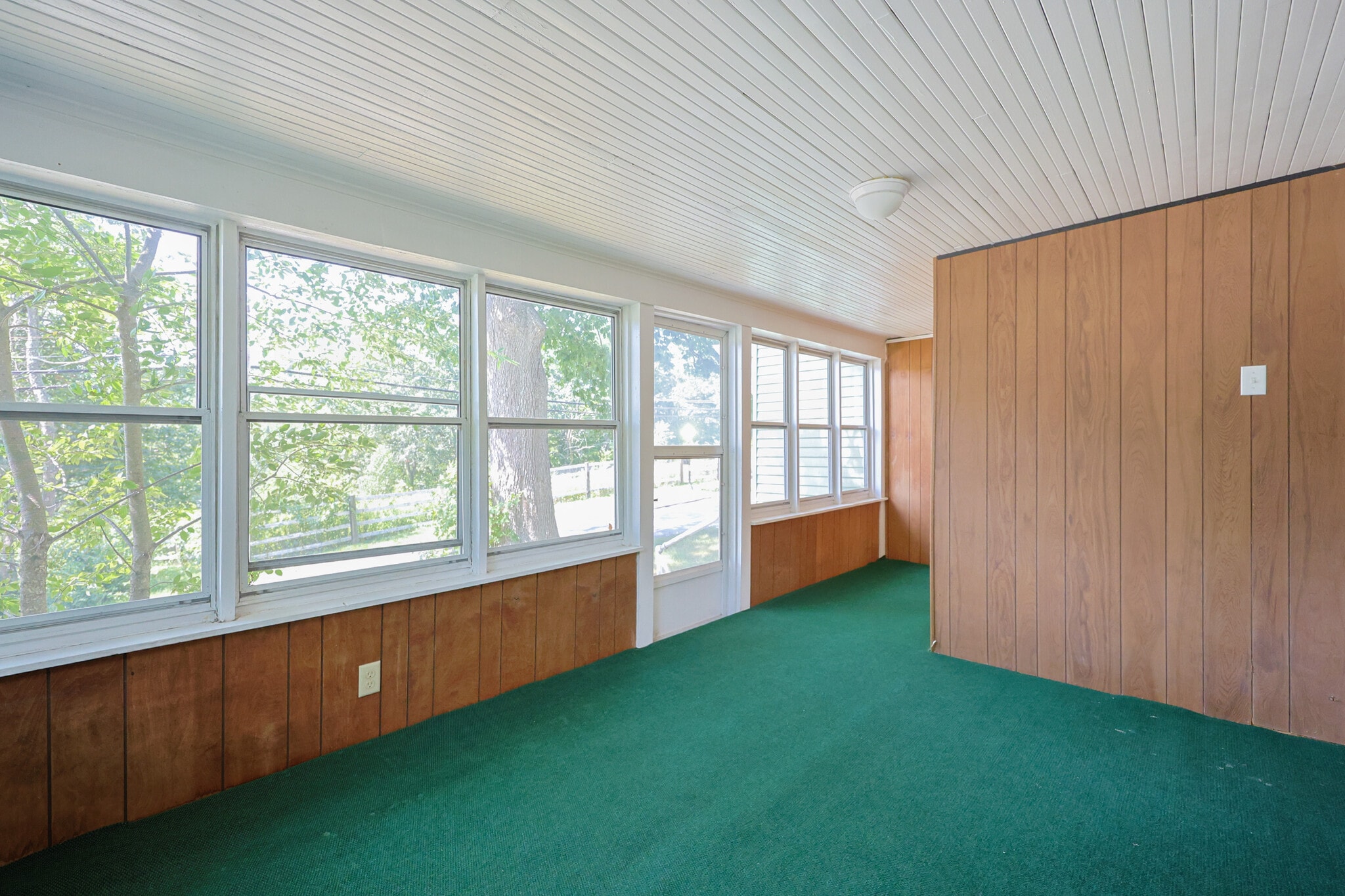 Building Photo - 85 Main St