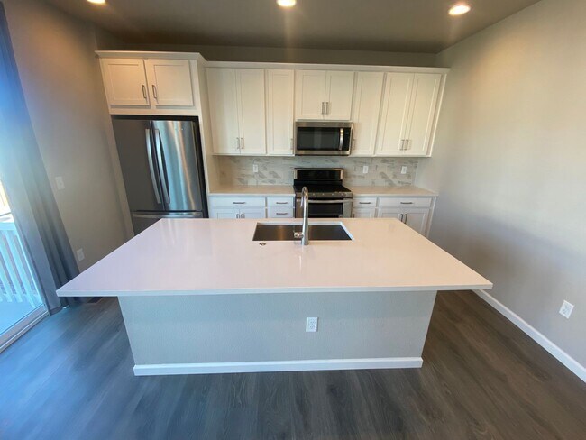 Building Photo - Fantastic Paired Home in Castle Rock