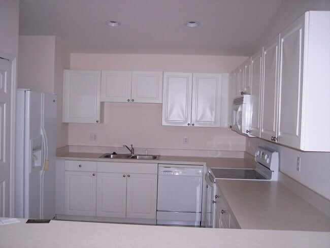 Building Photo - Sebastian 2 br Villa