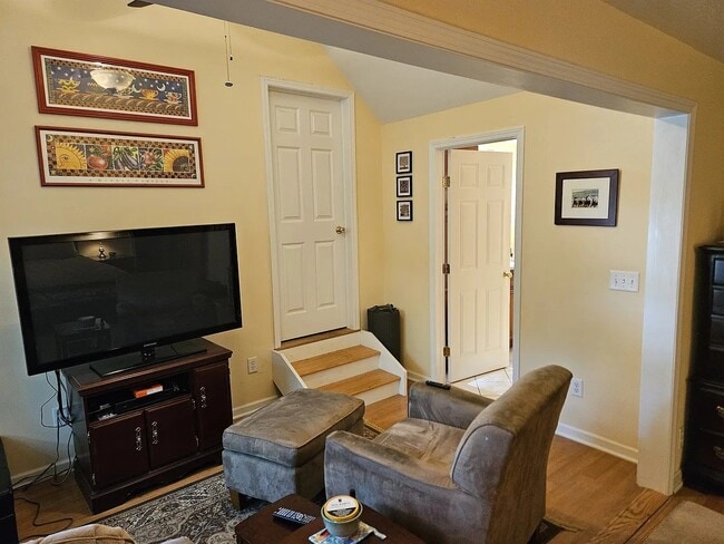 Building Photo - 50 Larned Ln