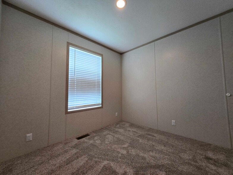 Building Photo - 52885 Van Buren Ct