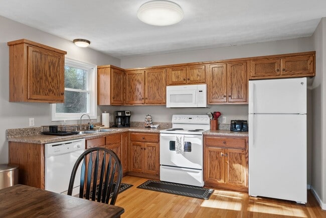Building Photo - 3-Bedroom in Town of Farmville with One-Le...