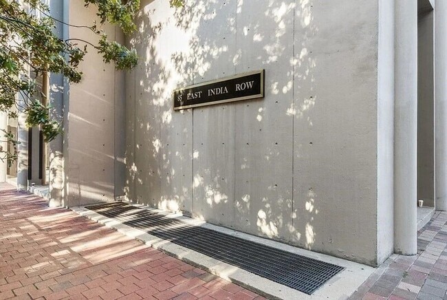 Building Photo - 85 E India Row