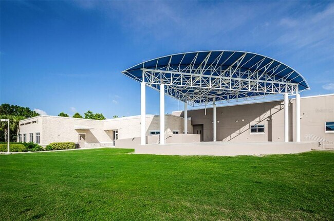 Building Photo - 253 Park Cir S