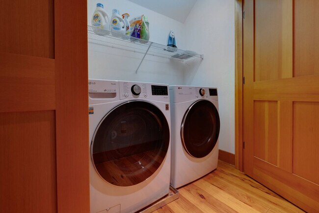 Building Photo - 28 Yellow Birch Cir