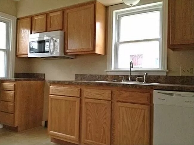 Building Photo - 3934 Wallwerth Dr