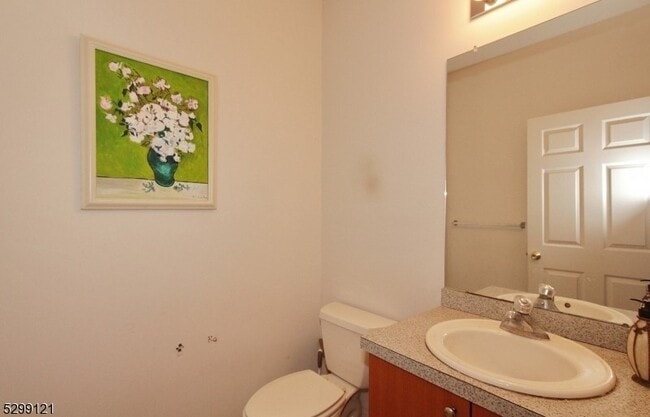 Building Photo - 173 Raymound Blvd