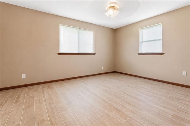 Building Photo - 2204 Gallant Dr