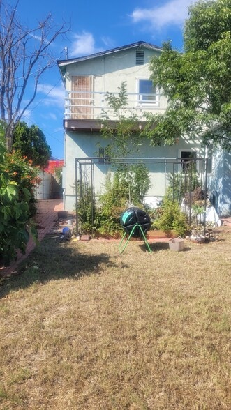 Building Photo - 7842 Barton Dr