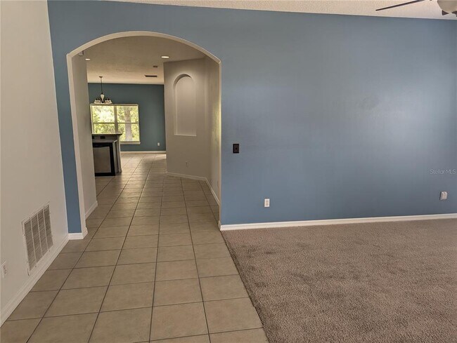Building Photo - 1827 Great Falls Way