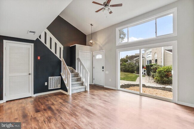 Building Photo - 1523 Kensington Dr