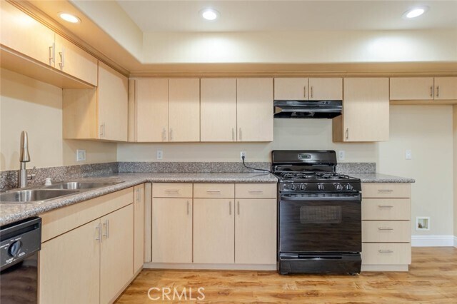 Building Photo - 1466 Tamarind Ave