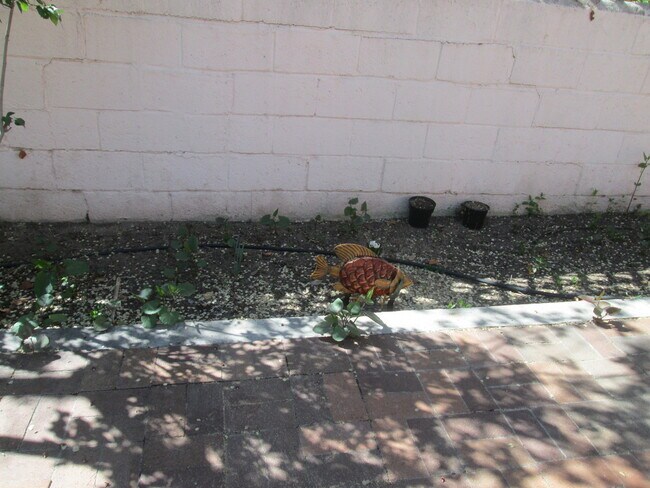 Building Photo - UNM LAW SCHOOL NORTH CAMPUS 3 Bedroom 2 Bath  with Garage