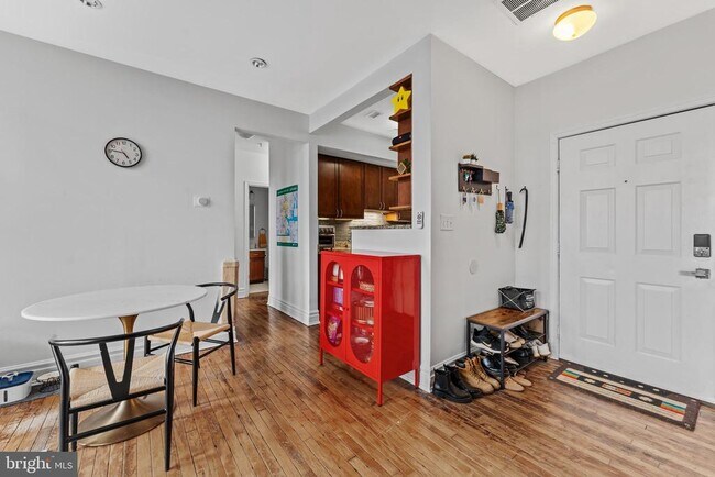 Building Photo - 1714 Park Ave
