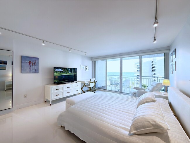 Building Photo - 3546 S Ocean Blvd