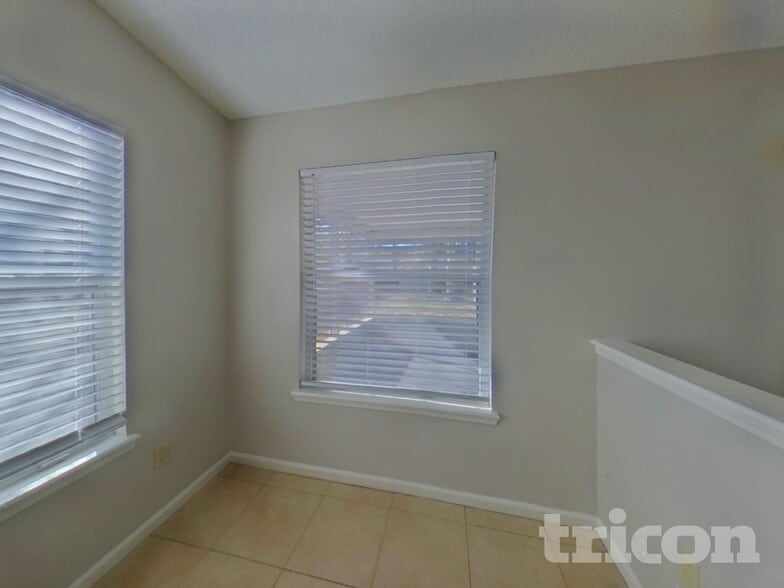 Building Photo - 8158 Pilgrims Trace Dr