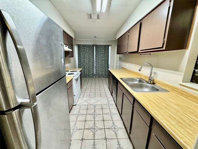 Building Photo - 8315 Augustine Dr