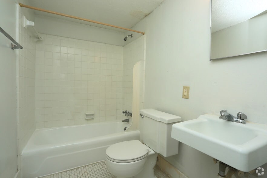 University Garden - 189 Baxter Dr Athens GA 30606 | Apartment Finder