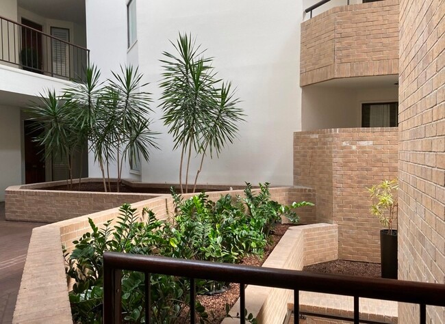 Building Photo - 5200 Weslayan St