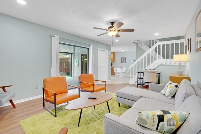 Building Photo - 3201 SE Guinevere Ln