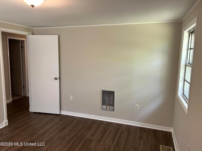 Building Photo - 3464 S Red Banks Rd