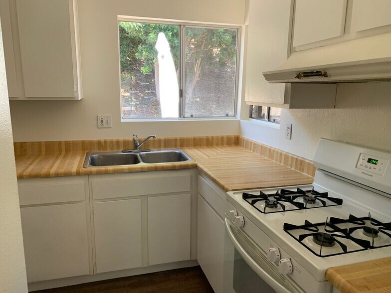Building Photo - 4554 Quailridge Dr
